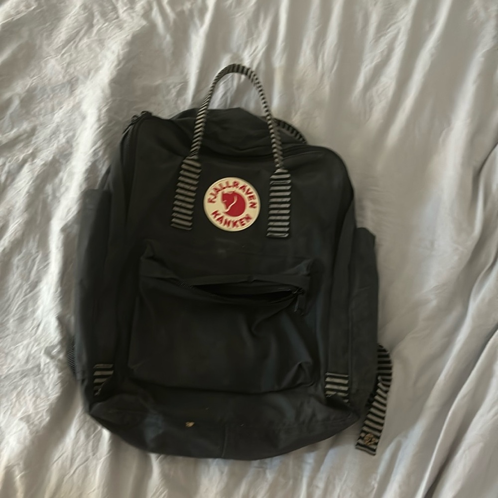 kanken black and white backpack